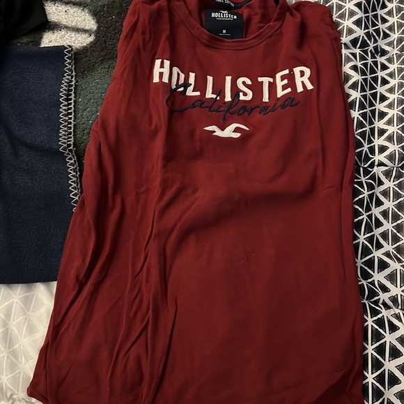 Hollister long sleeve - Picture 2 of 2